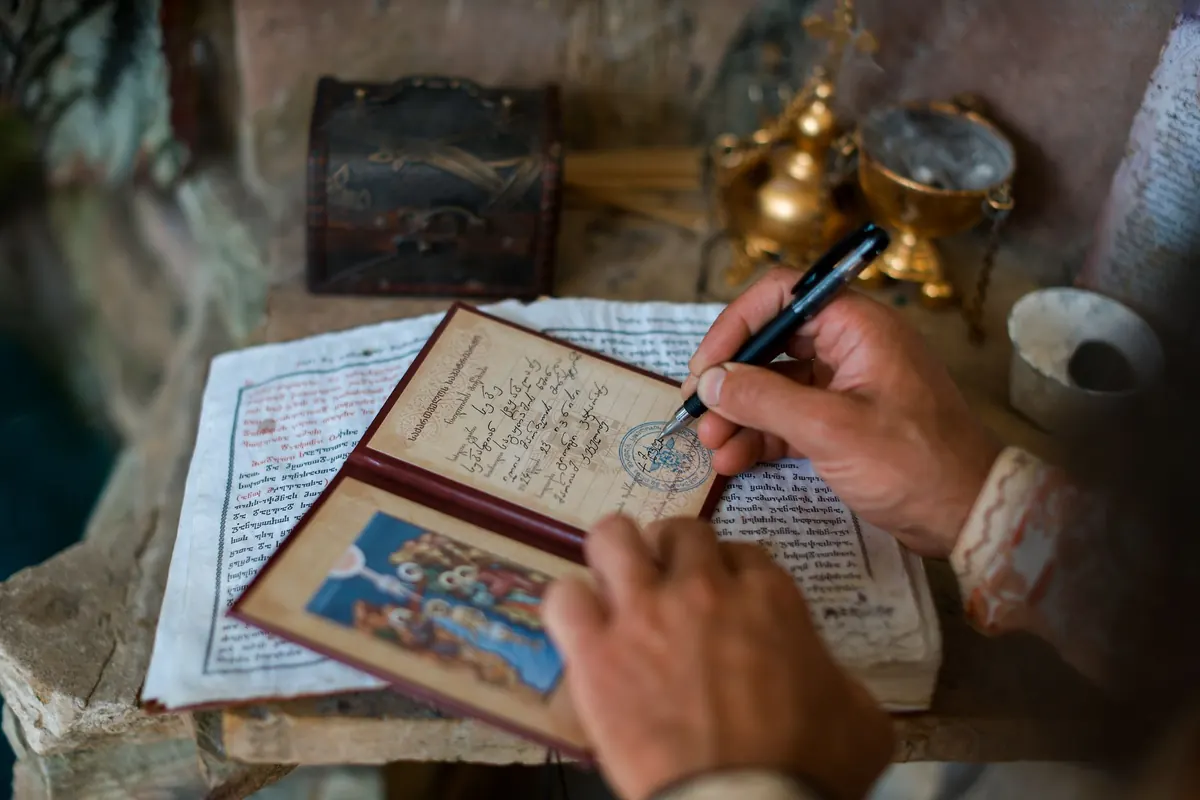 7 Common Book Blurb Mistakes UK Authors Make (And How to Fix Them)