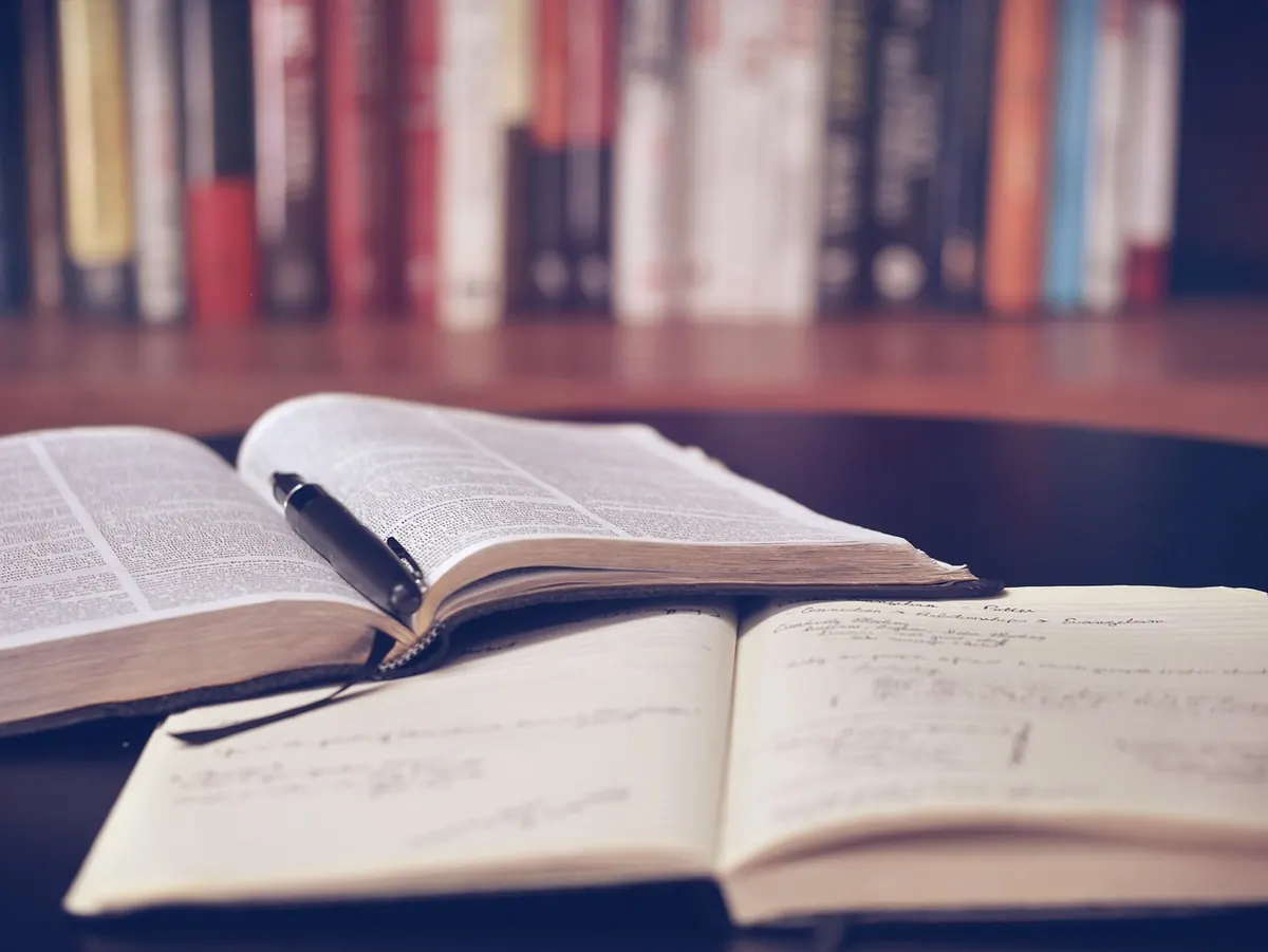 How to Write a Book Blurb in 10 Steps: A Beginner's Guide